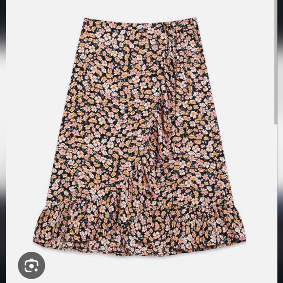 Floral flowy wrap skirt - Picture 4 of 6